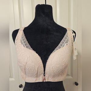 Front-Closure Lace Support Bra in Blush